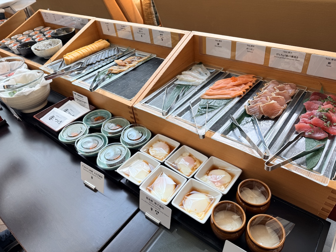 東京ステーションホテル「アトリウム」:朝食ビュッフェ(ちらし寿司)