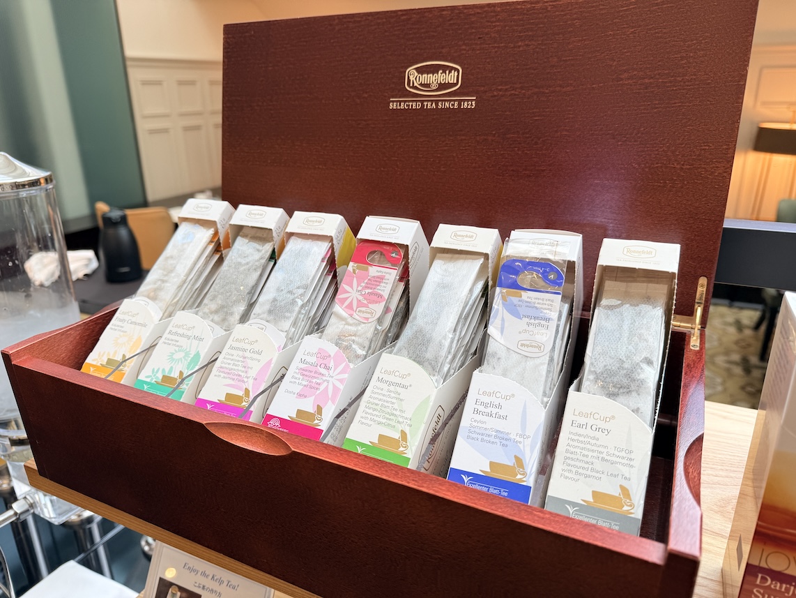 東京ステーションホテル「アトリウム」:朝食ビュッフェ(紅茶)