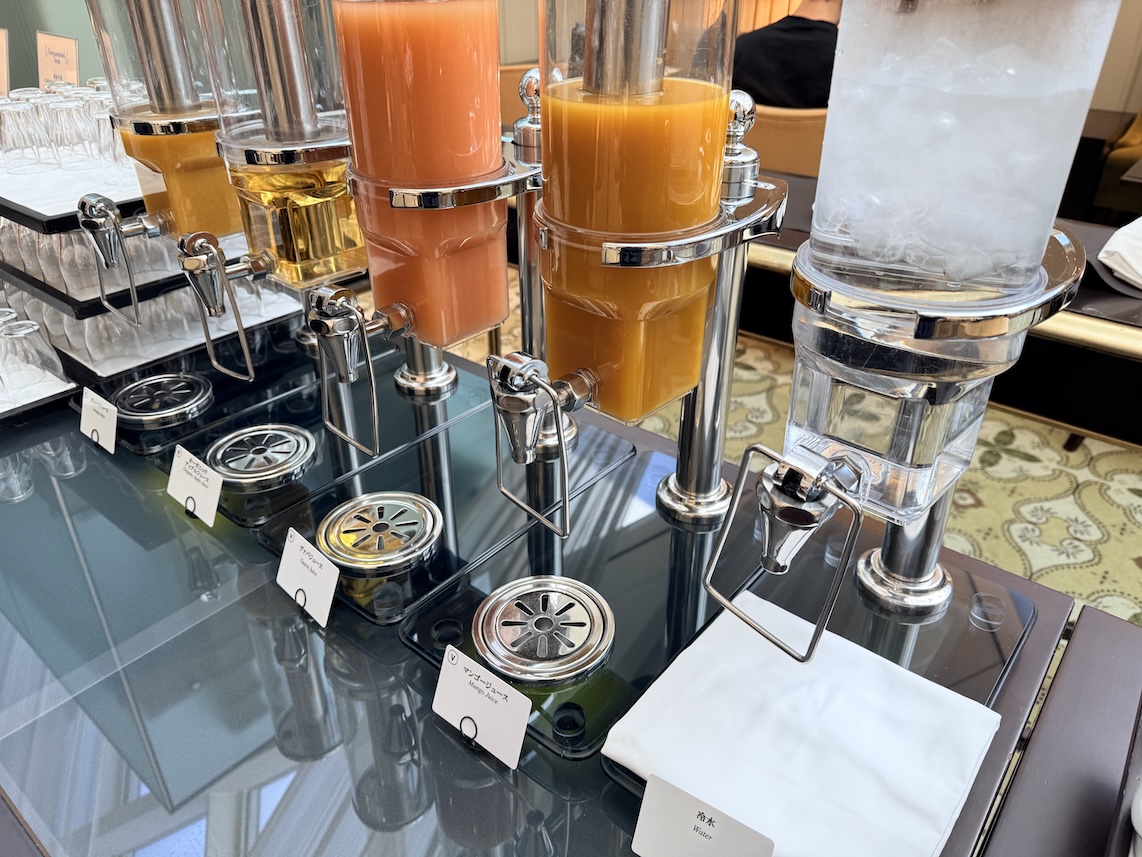 東京ステーションホテル「アトリウム」:朝食ビュッフェ(ジュース)