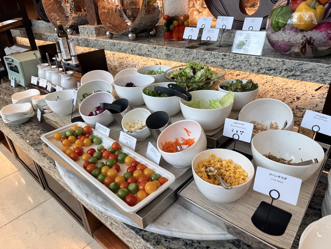 東京ステーションホテル「アトリウム」:朝食ビュッフェ(サラダ)