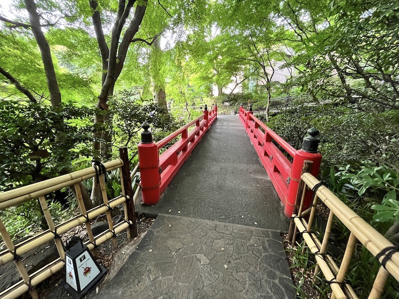 ホテル椿山荘東京の庭園：橋