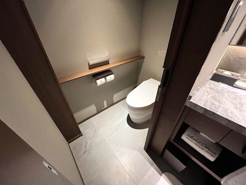 岡崎別邸の客室（スーペリアルーム）：バスルーム（トイレ）