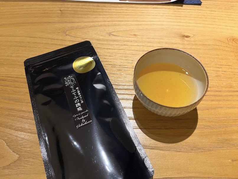 東京の無料サービス＆アクティビティ：お奈茶の間ラウンジ（スタッフによるお茶の提供）