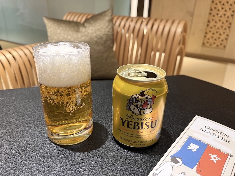 星のや東京の温泉：客室でのビール