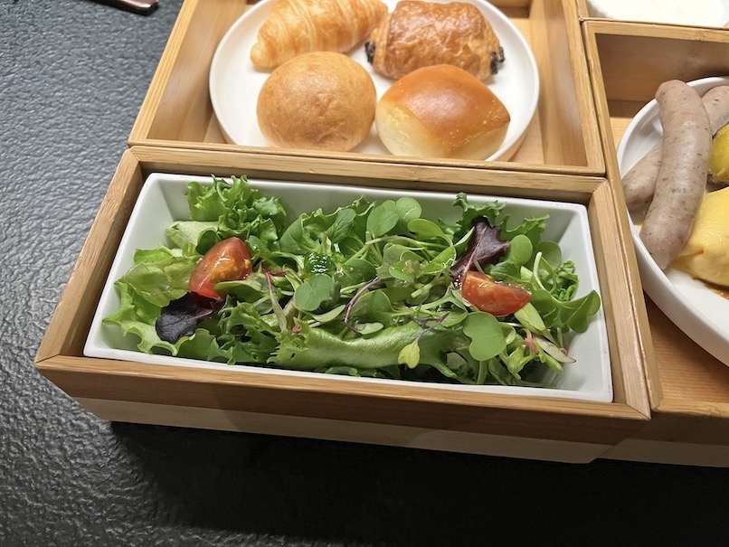 星のや東京の朝食：洋食（サラダ）