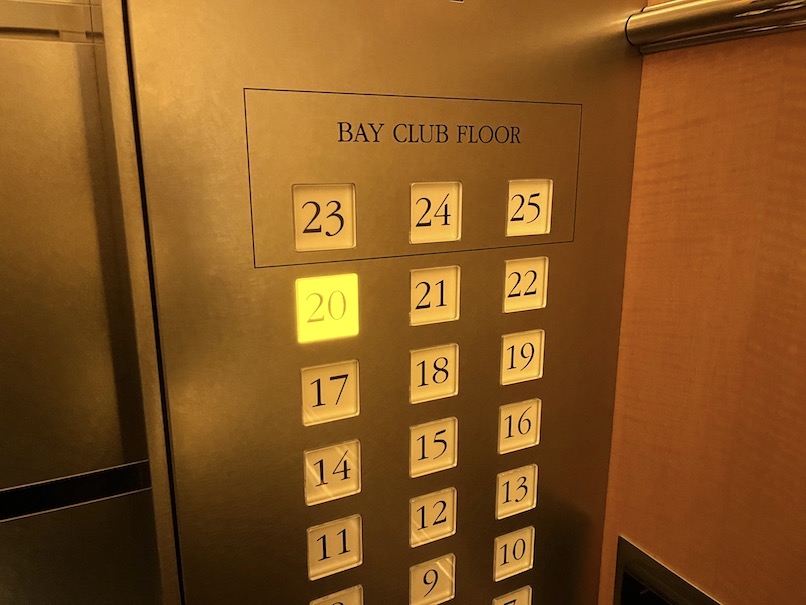 横浜ベイホテル東急のエレベーター（20階へ）