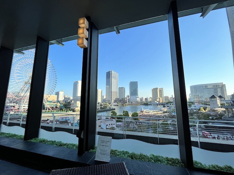 横浜ベイホテル東急のプールとサウナ：プールエリア（眺望）