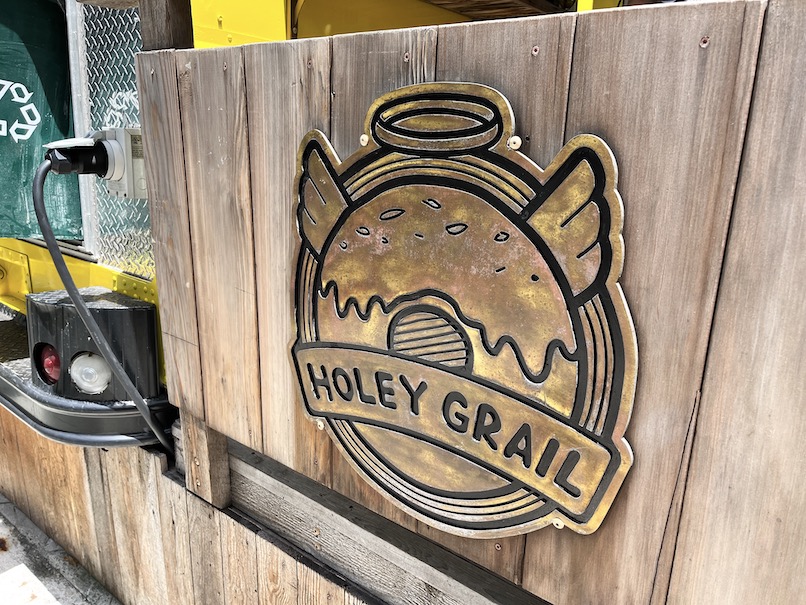 【ハワイ】ホーリーグレイル（Holey Grail）の看板