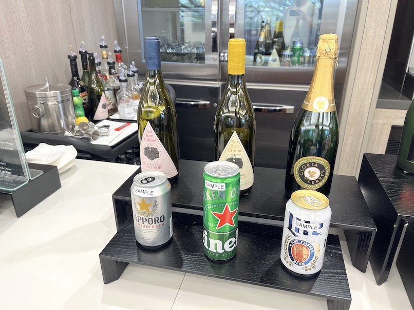 ホノルル空港「JALサクララウンジ」のドリンク（アルコール3）