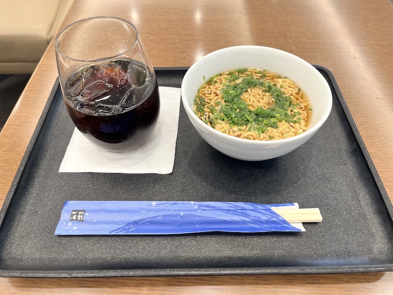 ホノルル空港「JALサクララウンジ」の実食（ラーメン）