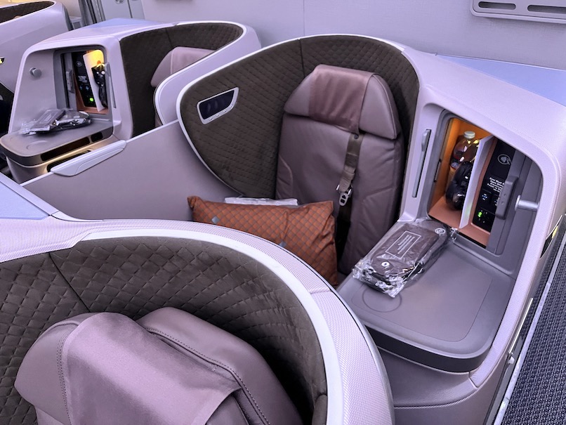 シンガポール航空 ビジネスクラス：座席（シートの全体像1）