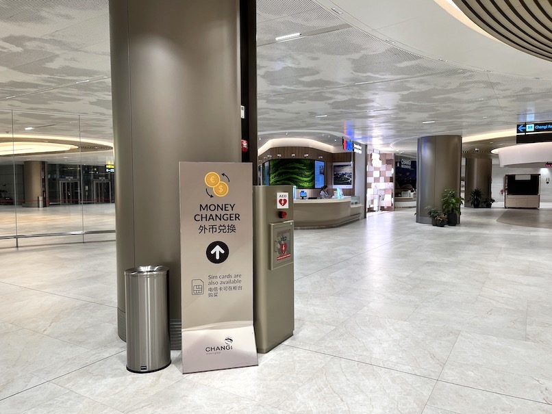 シンガポールの空港（チャンギ空港空港）の両替：外貨両替コーナーの案内板