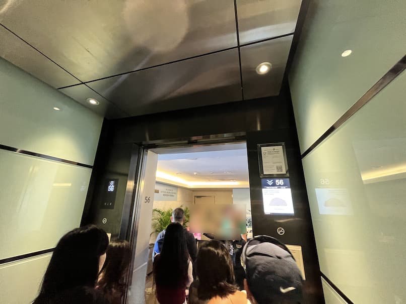 スカイパーク展望デッキの専用エレベーター