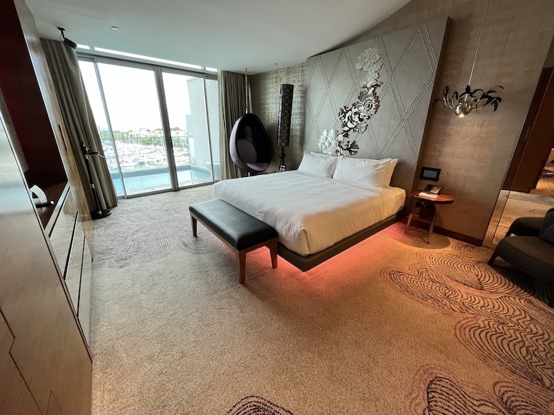 Wシンガポールの客室：ベッドルーム（全景）