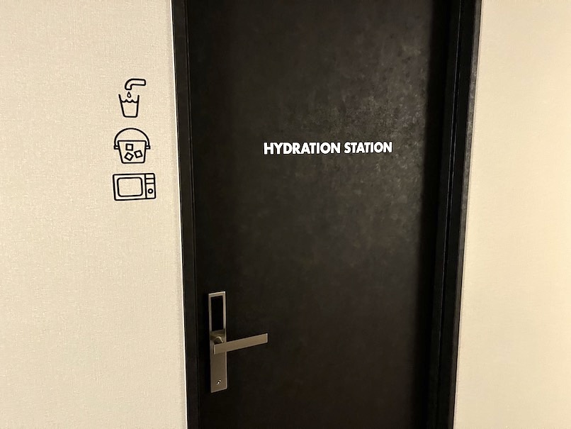 OMO関西空港の水分補給ステーション：外観