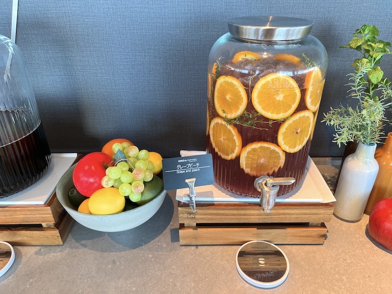 OMO関西空港の朝食：ドリンクテーブル（ジュース1）