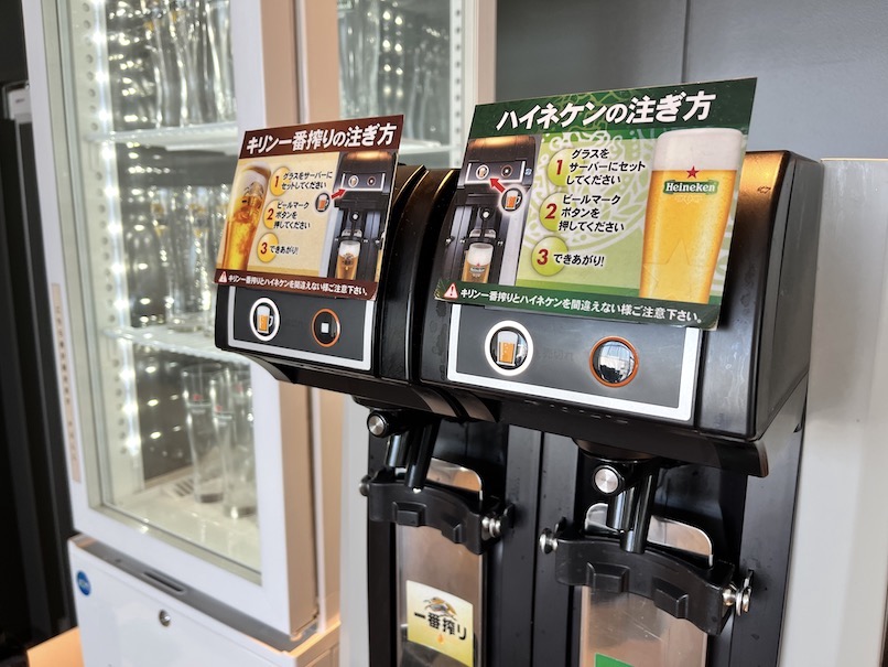 関西空港「ラウンジKANSAI」：ドリンクとフード（ビール）