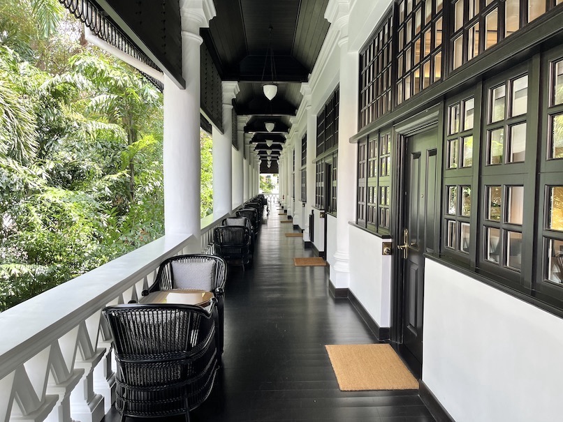 ラッフルズホテル（シンガポール）の客室：ガーデンスペース（回廊）
