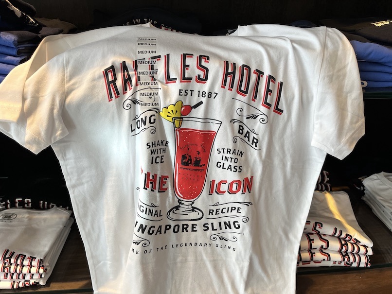 ラッフルズホテル（シンガポール）のギフトショップ：Tシャツ