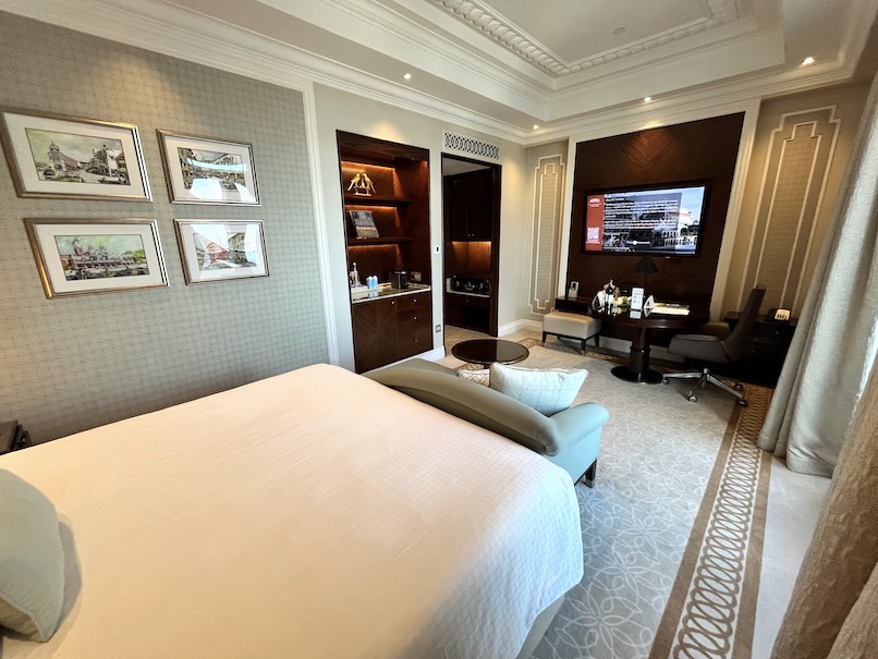 フラトンホテル（シンガポール）の客室：ベッドルーム（全体像2）