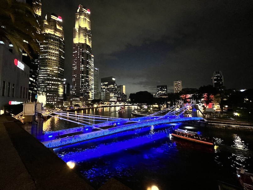 フラトンホテル（シンガポール）のプール：ナイトプールからの眺望（2）