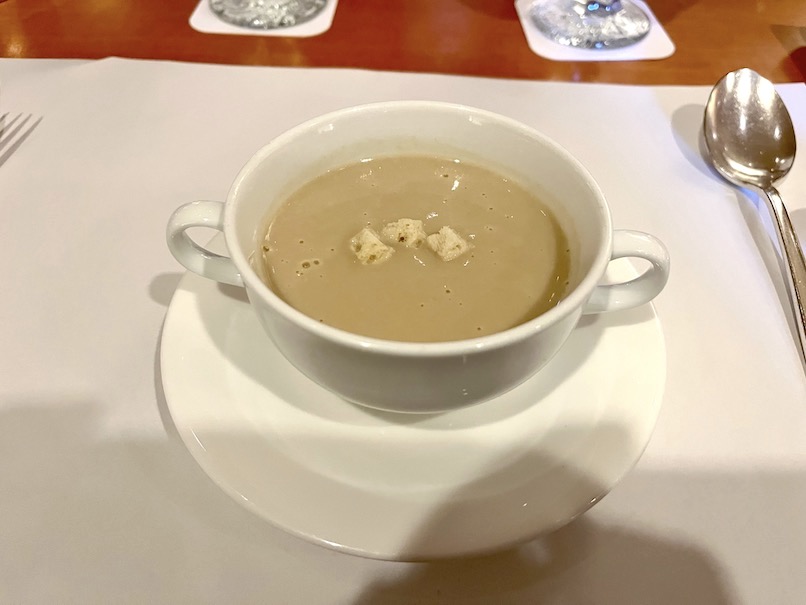 ニューオータニ東京「コーヒーショップ SATSUKI」のポタージュスープ