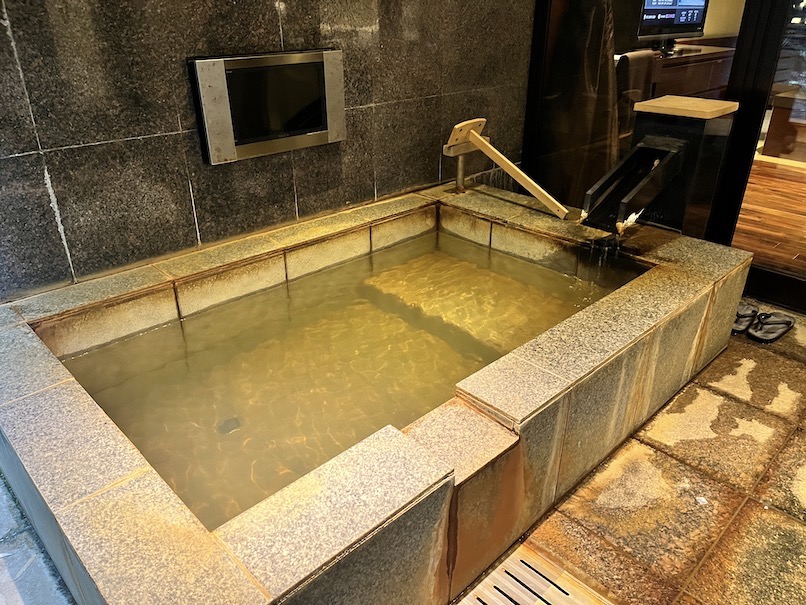 ふふ熱海の客室：テラス（温泉露天風呂）