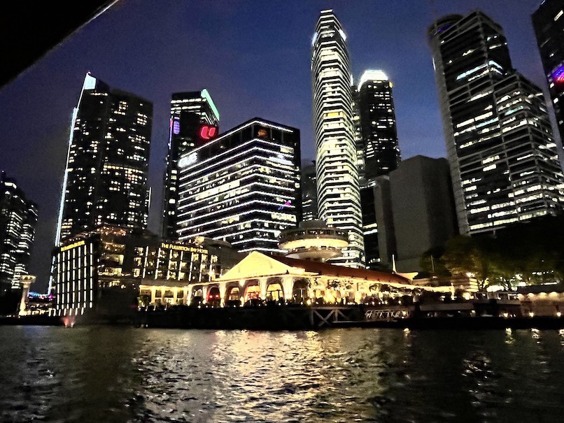 リバークルーズ（シンガポール）：ボートからの夜景（7）