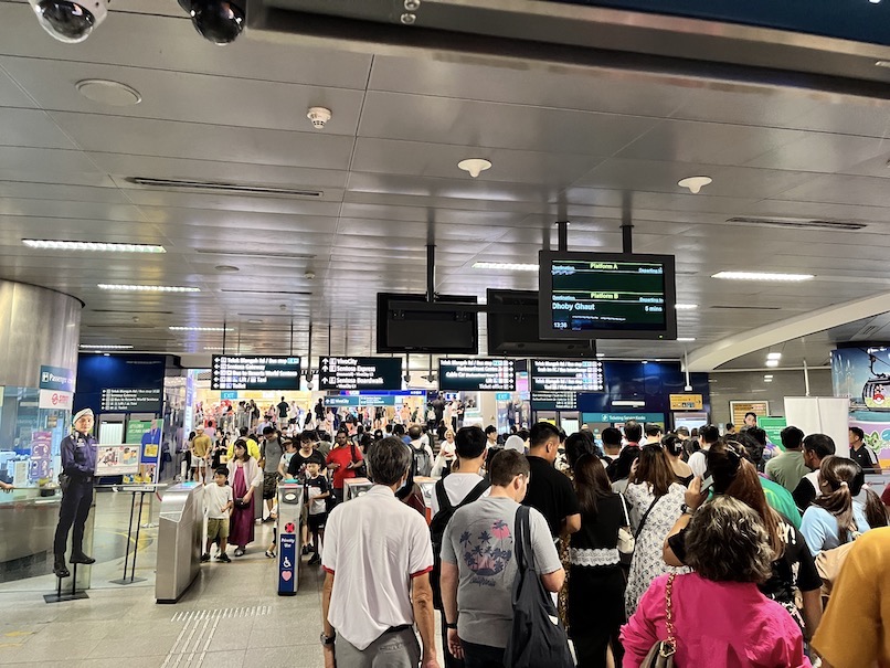 MRTハーバーフロント駅の改札