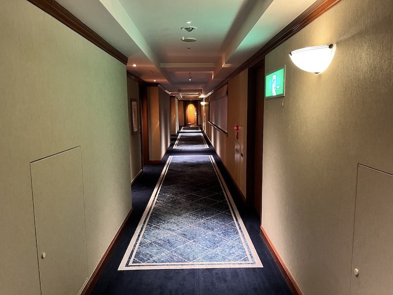 ウェスティンホテル東京の内観：内廊下