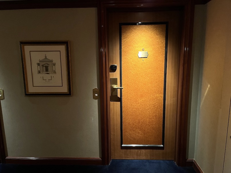 ウェスティンホテル東京の内観：客室扉