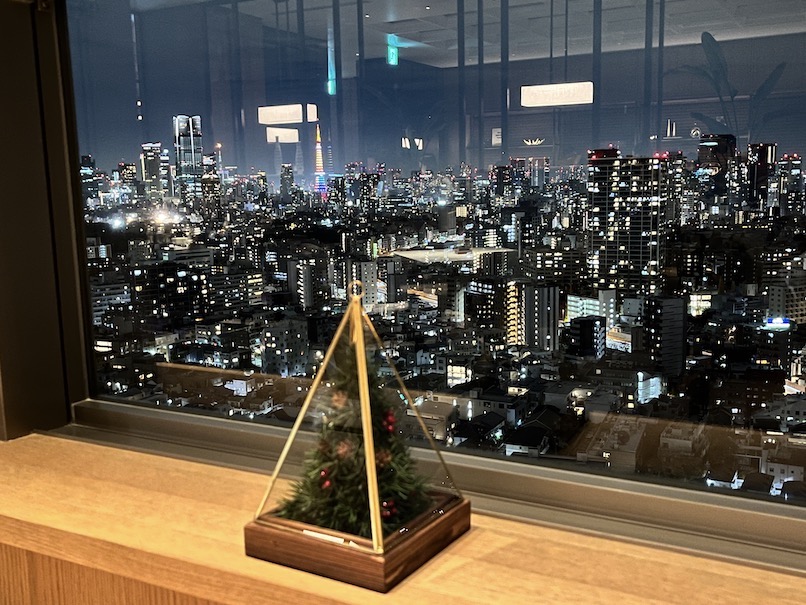 クラブラウンジのカクテルタイム：夜景（東京タワー）