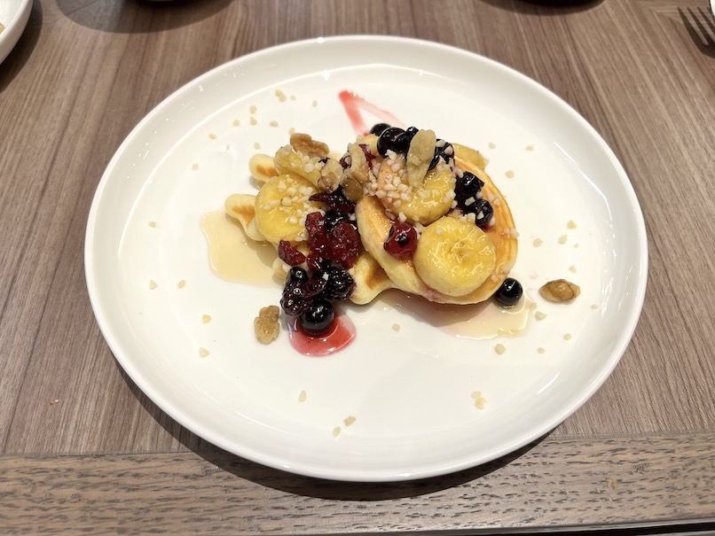 コートヤード銀座の朝食」実食（パンケーキとワッフル）