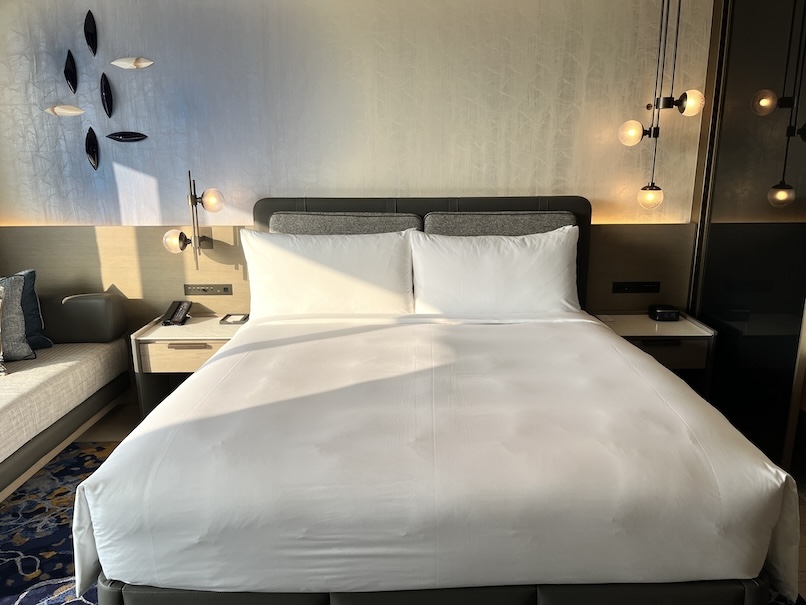 長崎マリオットホテルの客室：ベッドルーム（ベッド）