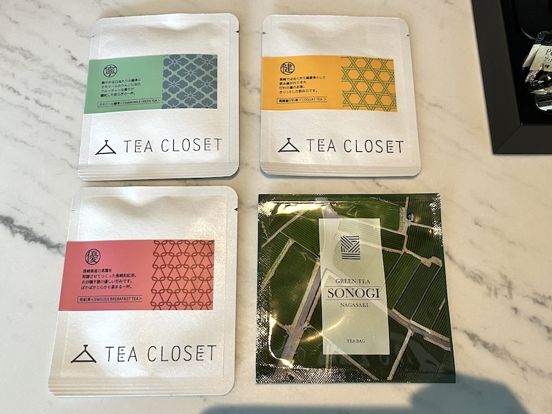 長崎マリオットホテルの客室：ミニバー（紅茶と日本茶）