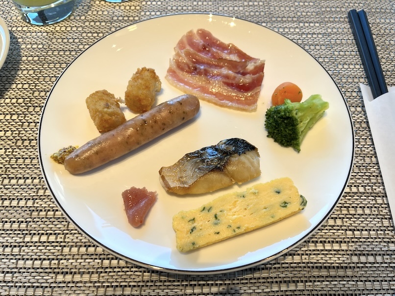 朝食ビュッフェの実食：メイン（ホットミール）