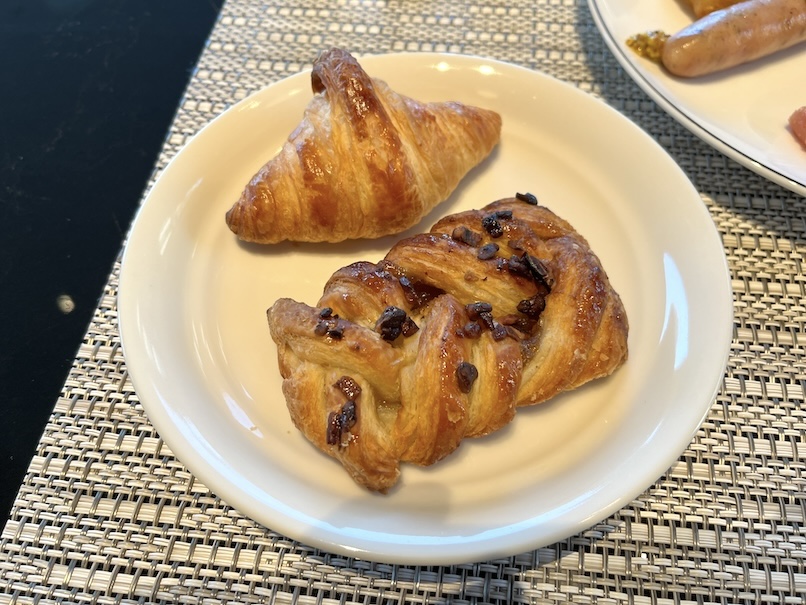 朝食ビュッフェの実食：パン