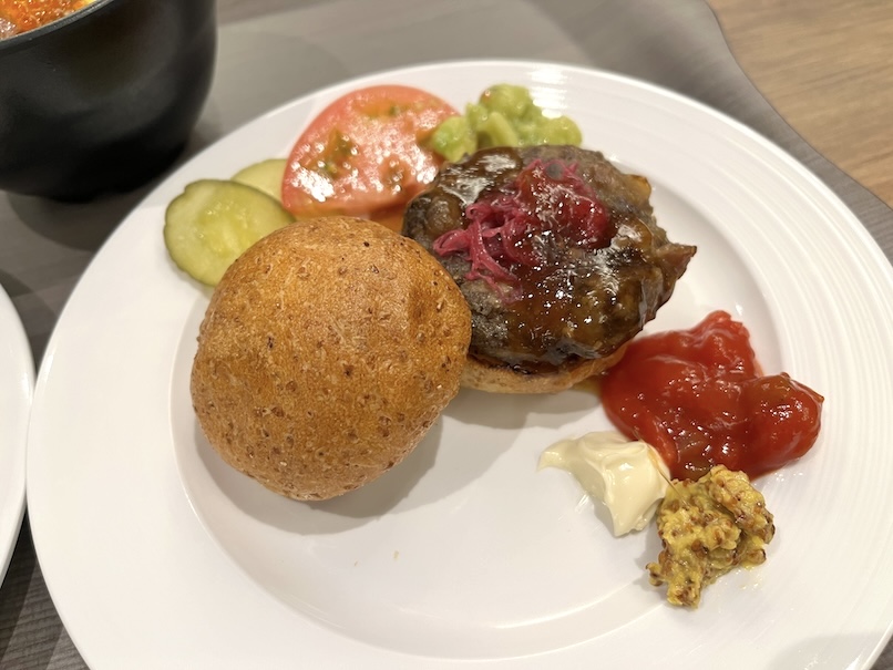 レストラン「グランドエール」体験レポート：実食（ハンバーガー）