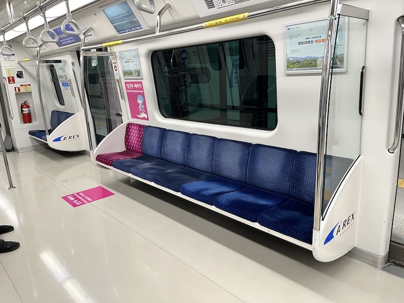 空港鉄道（AREX）：車内