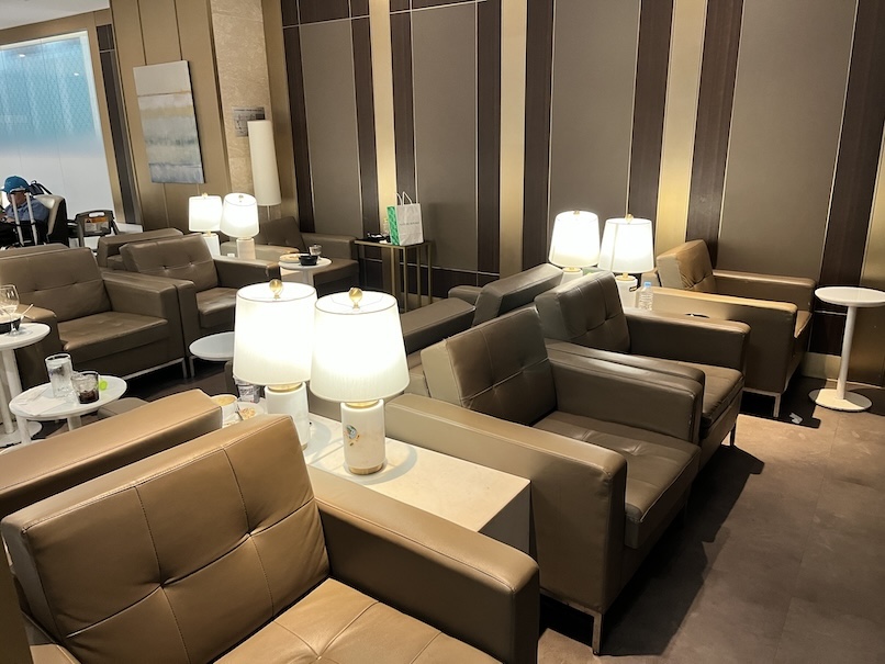 Sky Hub Lounge（西ウィング）の内観（3）