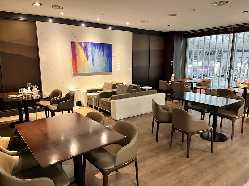 Sky Hub Lounge（西ウィング）の内観（2）