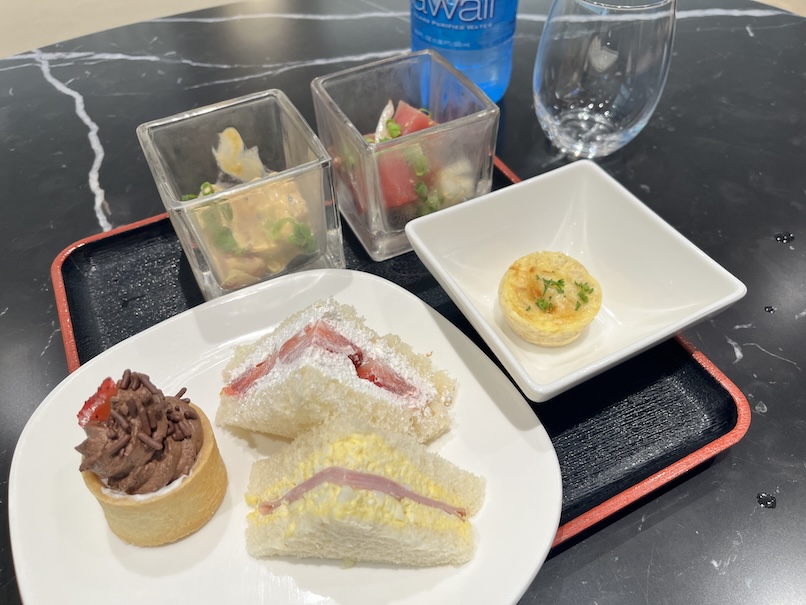 ホノルル空港「ANAスイートラウンジ」での実食(フードとドリンク)