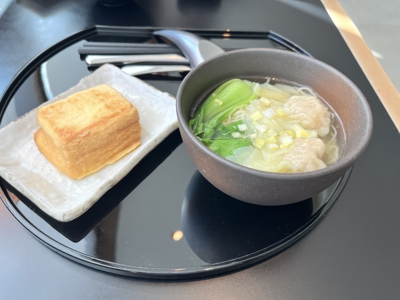 羽田空港キャセイパシフィック・ラウンジ：実食（ワンタン麺）