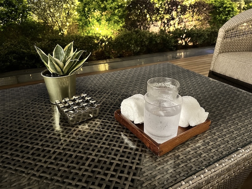 ペニンシュラ香港の屋外テラス：水