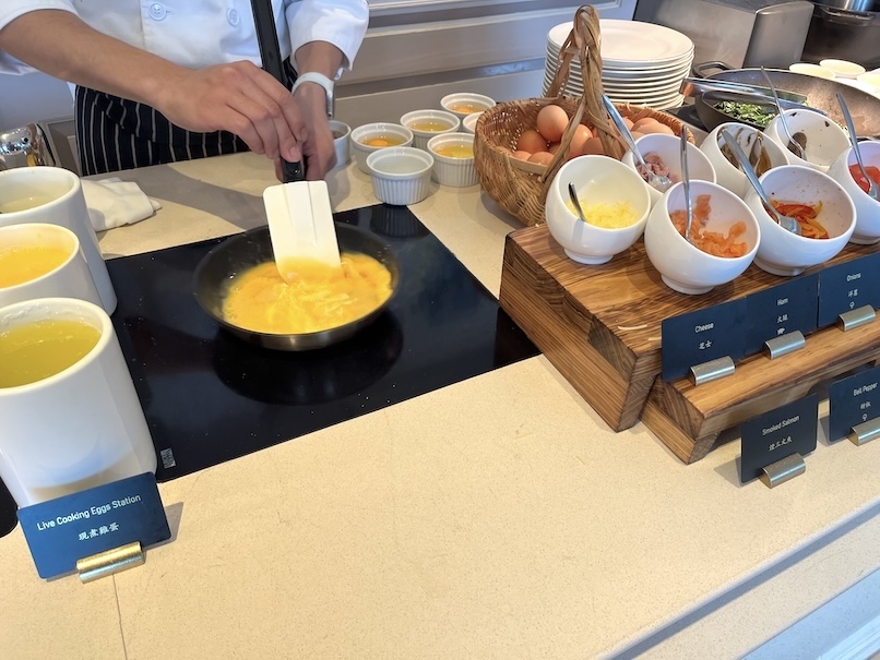 ペニンシュラ香港の朝食：ビュッフェ（オムレツ）