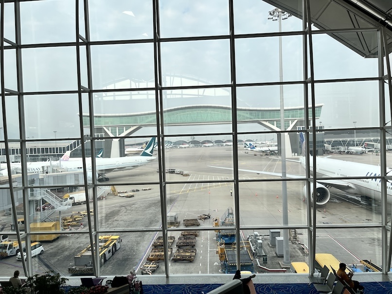 JALビジネスクラス搭乗記「香港国際空港」