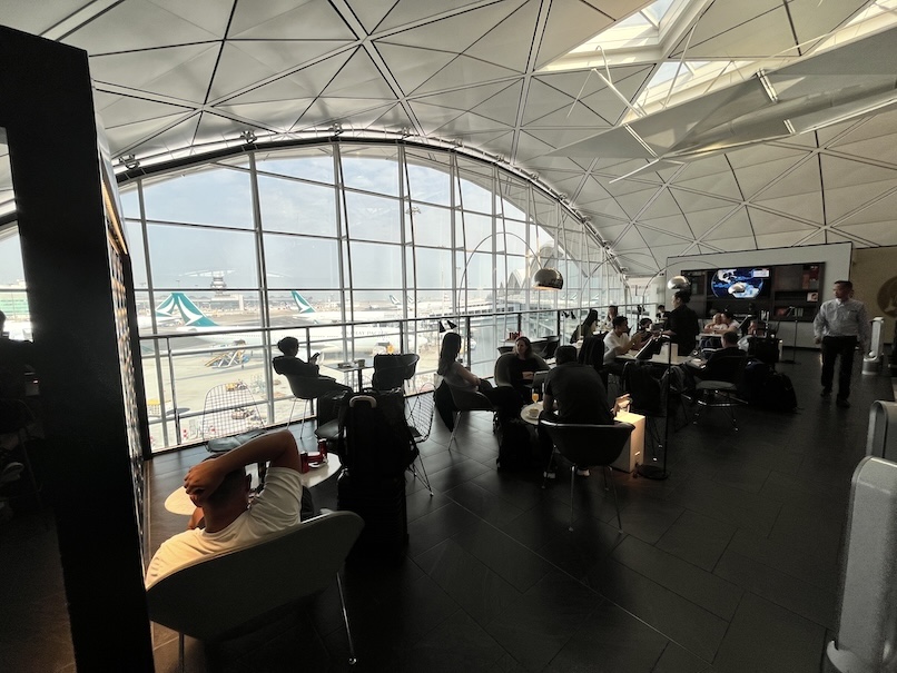 香港国際空港「センチュリオンラウンジ」内観（リビング）