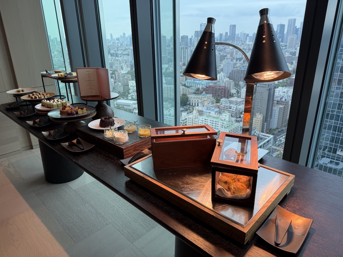 クラブラウンジのアフタヌーンティー:フード(全景)