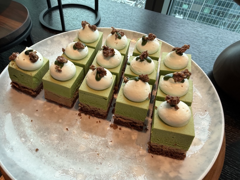 クラブラウンジのアフタヌーンティー:フード(抹茶のケーキ)