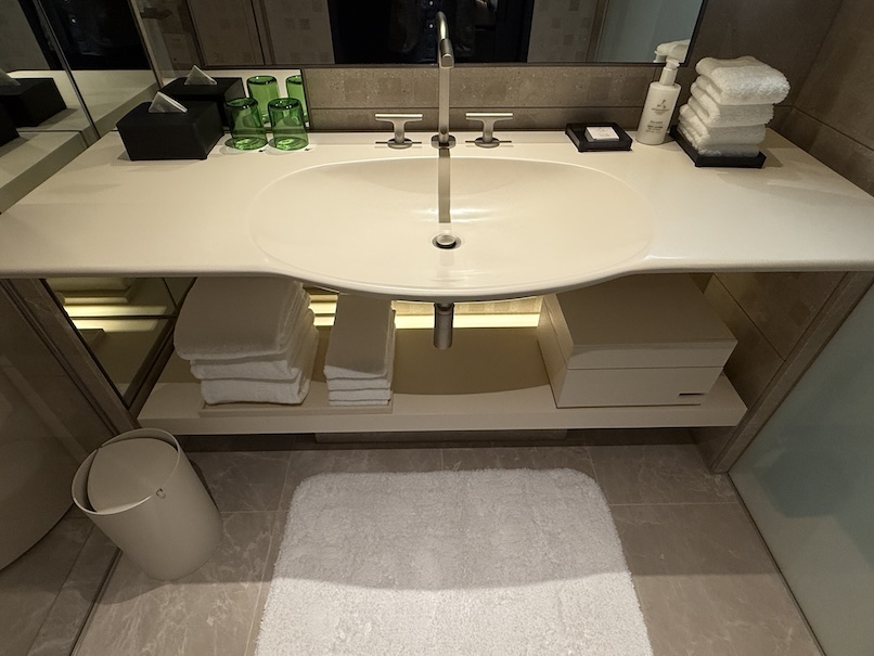 JWマリオットホテルの客室：バスルーム（洗面台）